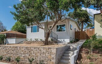 7142-7144 Mohawk St in San Diego, CA - Building Photo