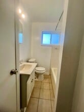 240 Azalea Dr in Westwego, LA - Building Photo - Building Photo