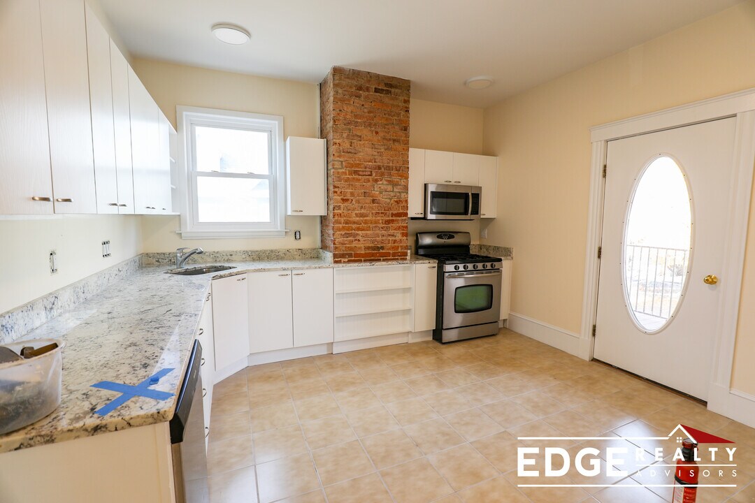 58 Aldie St, Unit 1 in Boston, MA - Foto de edificio