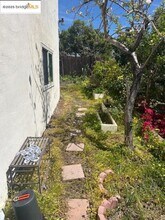 128 Moraga Ave in Piedmont, CA - Building Photo - Building Photo