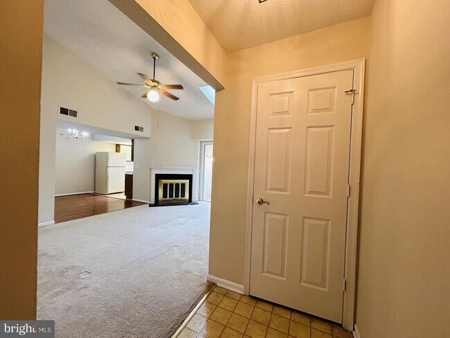 107 Prosperity Ave SE-Unit -E in Leesburg, VA - Building Photo - Building Photo