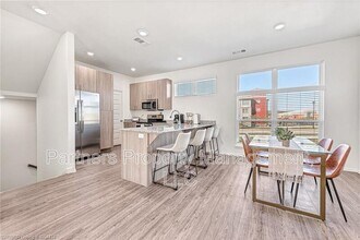 1768 S Razorback Rd in Fayetteville, AR - Building Photo - Building Photo