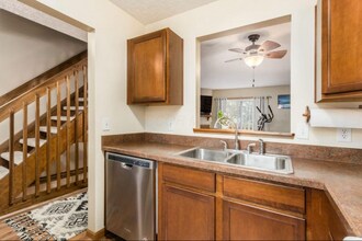 1601 Holland Dr in Hilliard, OH - Building Photo - Building Photo