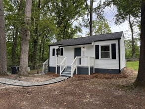 2806 Robin Hood Dr in Greensboro, NC - Building Photo - Building Photo