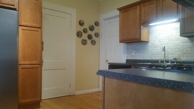 1033 Westcott St in Syracuse, NY - Foto de edificio - Building Photo