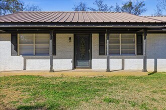 165 Loving Dr in Vidor, TX - Building Photo - Building Photo