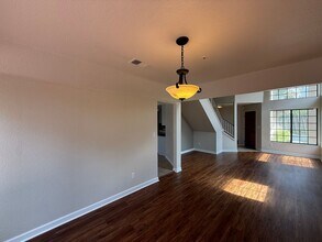 1247 Rio Way in Vista, CA - Building Photo - Building Photo