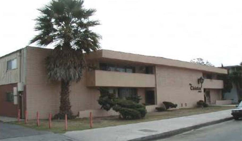 Chadron Apartments in Gardena, CA - Building Photo