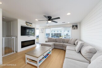 9 Vine Ct in Long Branch, NJ - Foto de edificio - Building Photo