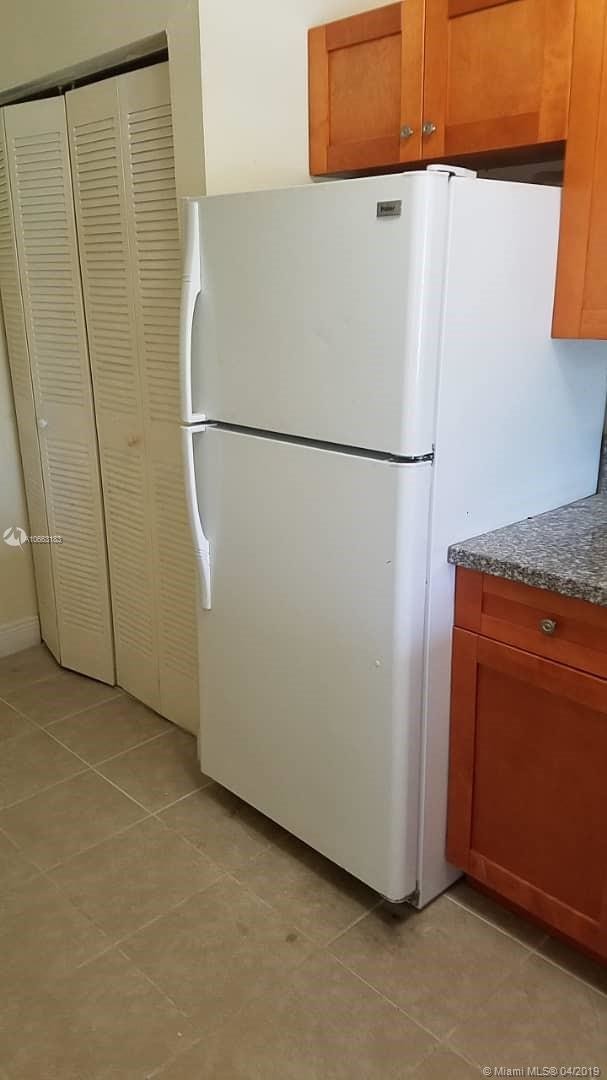 20815 NE 8th Ct-Unit -202-20 in Miami, FL - Building Photo - Building Photo