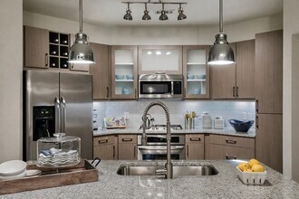 Skyline Farmers Market in Dallas, TX - Foto de edificio - Building Photo