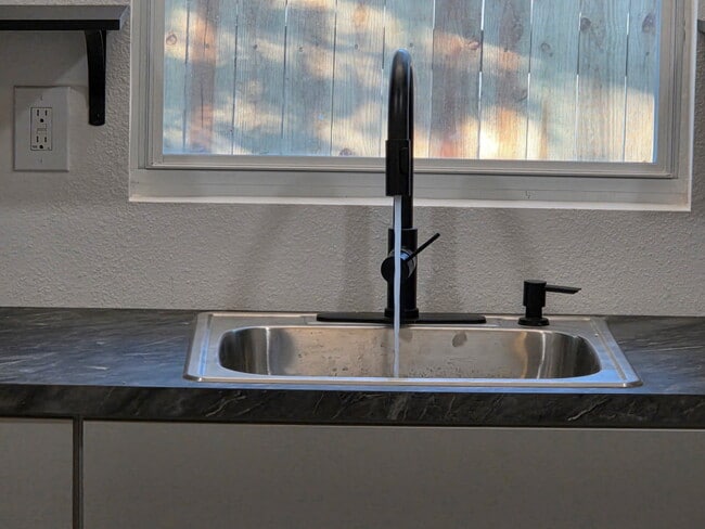 5034 2nd Ave S in St. Petersburg, FL - Foto de edificio - Building Photo