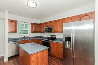 382 Gatewood Ct in Hamilton, OH - Building Photo - Building Photo