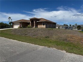 3800 20th St W in Lehigh Acres, FL - Building Photo