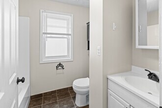 34 E Elza Ave in Hazel Park, MI - Building Photo - Building Photo