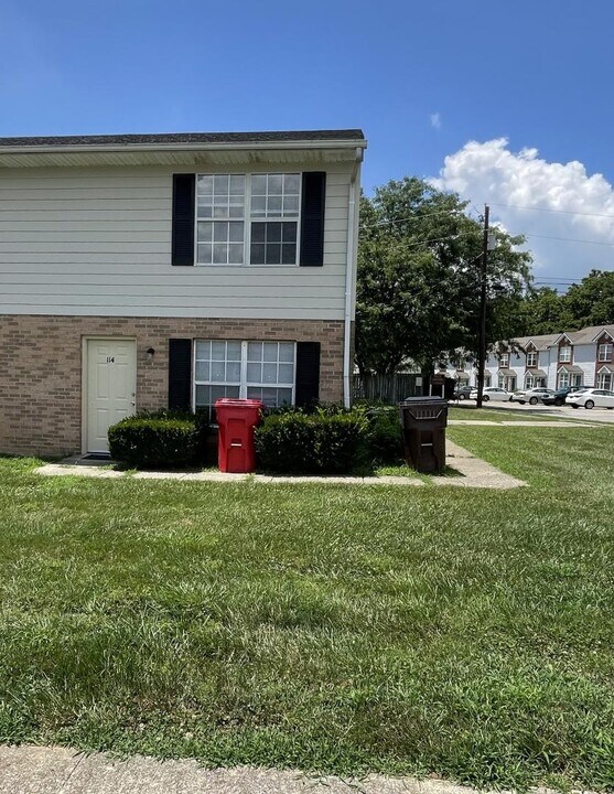 98 Andrea Dr in Nicholasville, KY - Foto de edificio