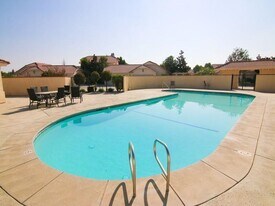 Lotus Villas in Bakersfield, CA - Building Photo