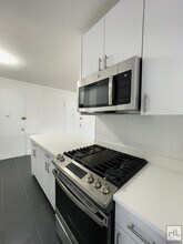 E 88th St, Unit 16Z in New York, NY - Foto de edificio - Building Photo