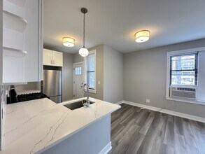 3943 N Janssen Ave, Unit A07C in Chicago, IL - Building Photo - Building Photo
