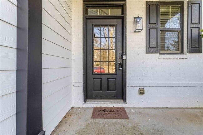 5675 Falls Landing Dr in Cumming, GA - Foto de edificio - Building Photo