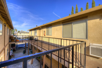 10-Unit Ripon Apartment Complex in Ripon, CA - Building Photo - Building Photo