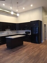 103 W Middle St, Unit 2A in Chelsea, MI - Building Photo - Building Photo