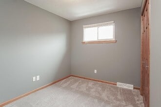 1245 Chapel Rd in Monaca, PA - Building Photo - Building Photo