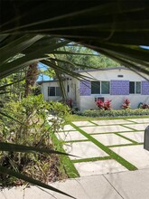 4225 SW 62nd Ave in Miami, FL - Building Photo - Building Photo