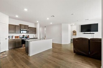 2518 Rockridge Dr in Crandall, TX - Building Photo - Building Photo