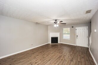 7671 Antebellum Ln in Riverdale, GA - Building Photo - Building Photo