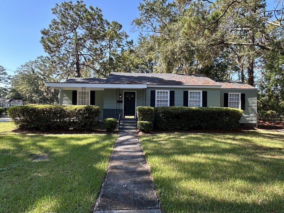 9 Blueridge Ave in Savannah, GA - Building Photo