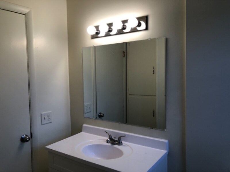 1914 Lake Point Dr in Madison, WI - Building Photo