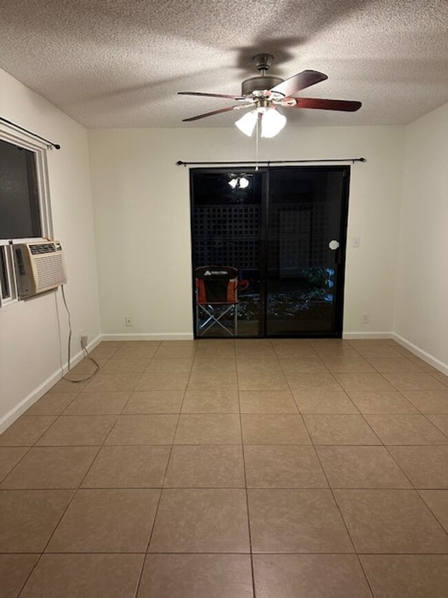 34-34A Luanaiki Pl in Kihei, HI - Building Photo - Building Photo