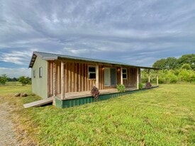 4700 Norman Dr in Hartville, MO - Building Photo