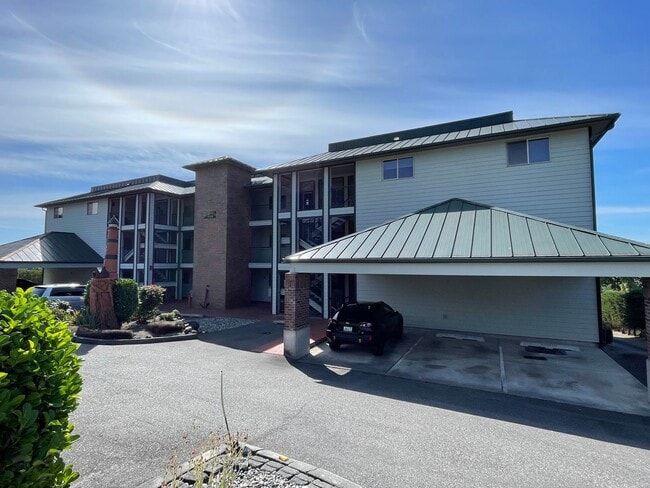 property at 1499 SE 9th Ave