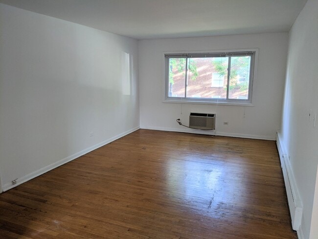 701 Austin St in Evanston, IL - Foto de edificio - Building Photo