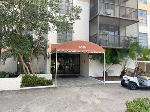 5530 NW 44th St, Unit 314C in Lauderhill, FL - Building Photo - Building Photo