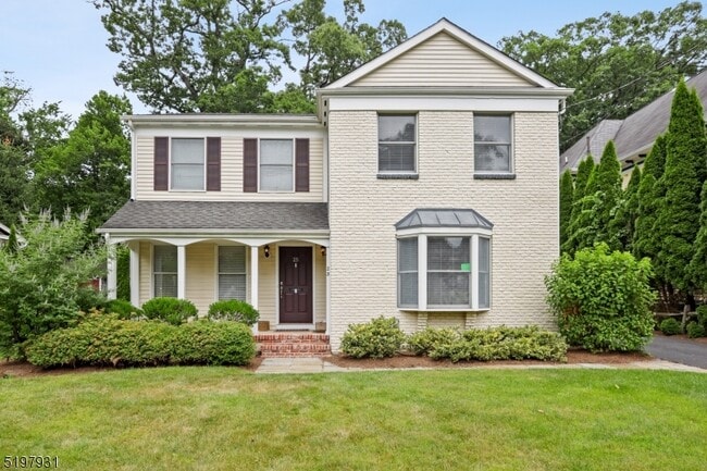 property at 25 Ruthven Pl