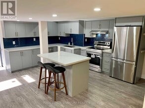 227 Nautical Blvd in Oakville, ON - Building Photo - Building Photo