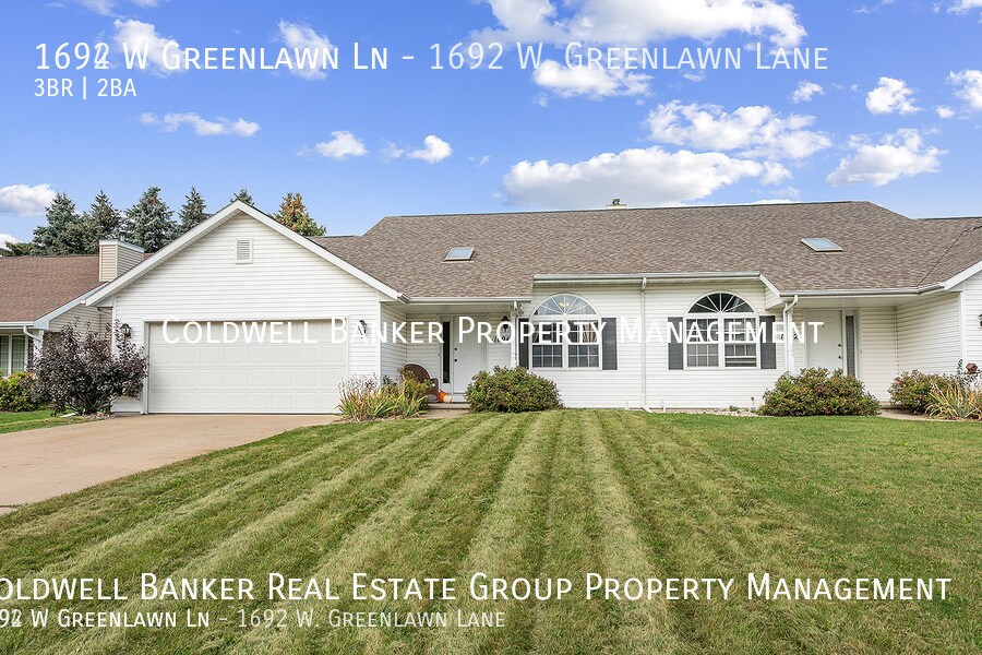 1692 W Greenlawn Ln in Appleton, WI - Foto de edificio