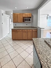 817 Blue Spruce Ct in Lindenhurst, IL - Building Photo - Building Photo