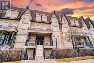 320 John St. in Markham, ON - Building Photo