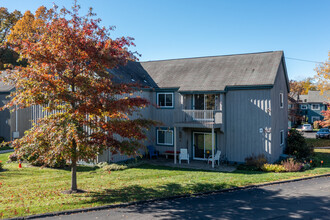 Rombout Village in Beacon, NY - Foto de edificio - Building Photo