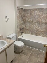 Mirrorwood Apartments in Seattle, WA - Building Photo - Building Photo