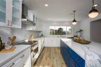 32107 Beachview Ln in Westlake Village, CA - Building Photo - Building Photo