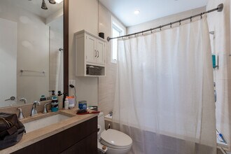 614 N Ogden Ave, Unit 2 in Chicago, IL - Building Photo - Building Photo
