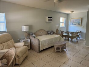 1904 20th Ave, Unit 1 in Vero Beach, FL - Building Photo - Building Photo
