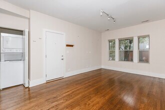 3455 N Wolcott Ave, Unit 3 in Chicago, IL - Building Photo - Building Photo