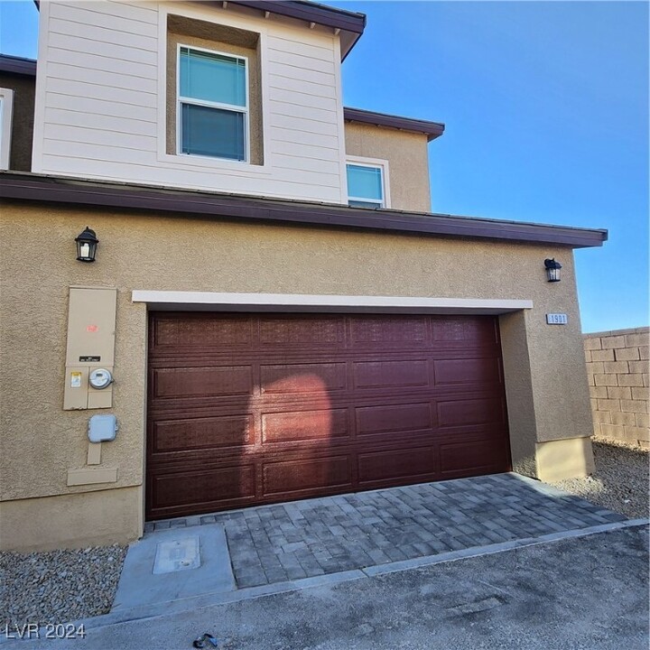 1901 Brio Vis St in Henderson, NV - Building Photo