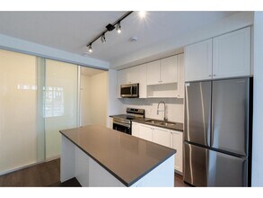 8509-8158 158 St in Surrey, BC - Building Photo - Building Photo